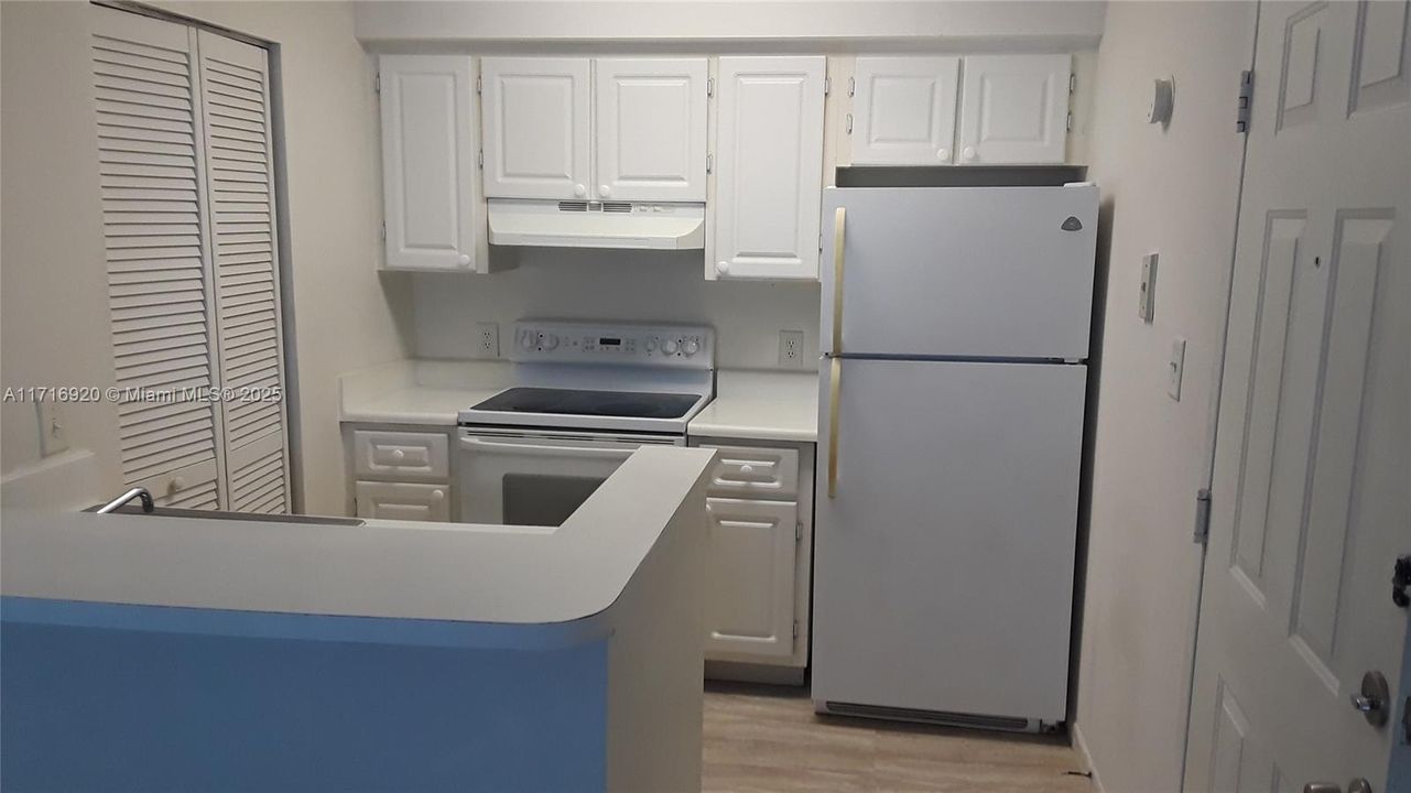 For Rent: $1,750 (1 beds, 1 baths, 650 Square Feet)