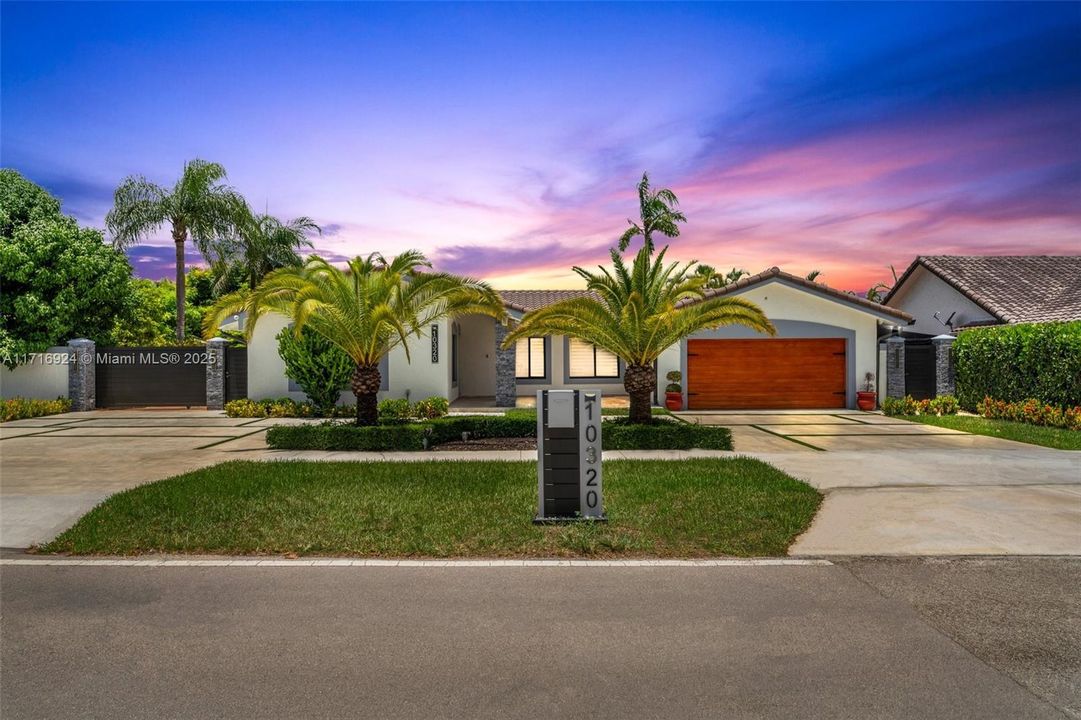 For Sale: $1,080,000 (4 beds, 2 baths, 2403 Square Feet)