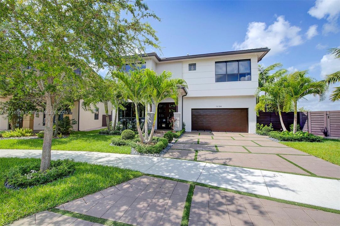 Active With Contract: $1,200,000 (5 beds, 3 baths, 3082 Square Feet)