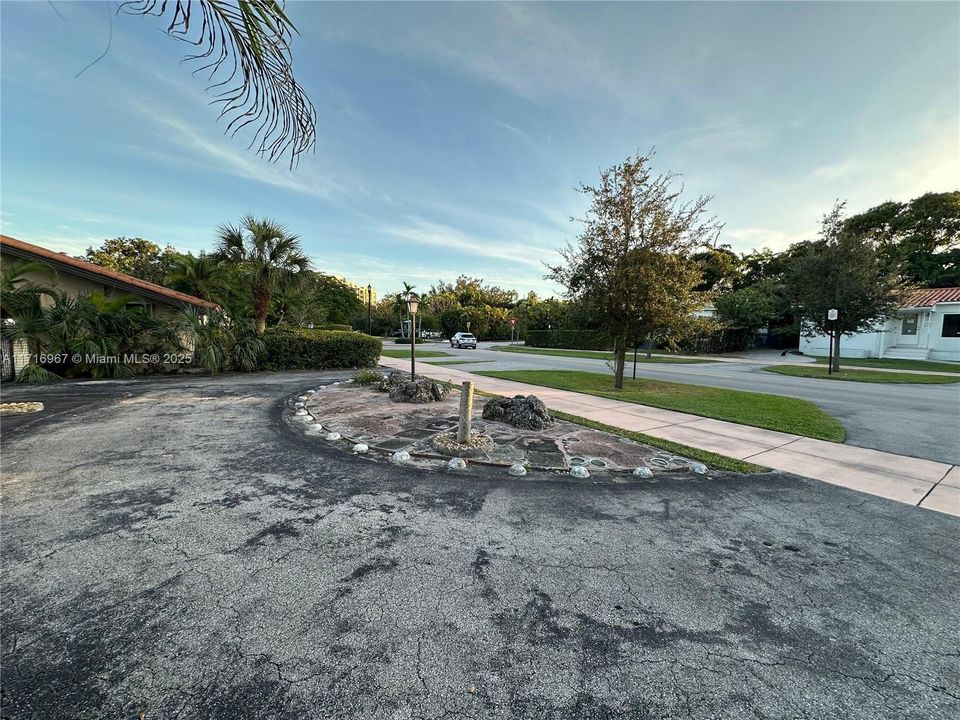 For Sale: $1,450,000 (3 beds, 2 baths, 1189 Square Feet)