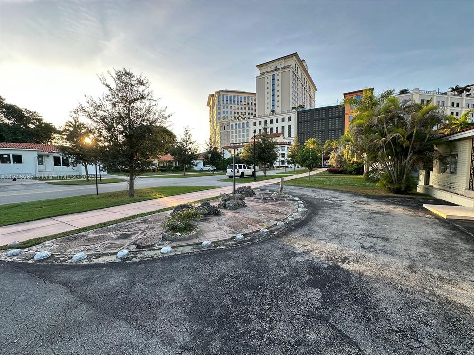 For Sale: $1,450,000 (3 beds, 2 baths, 1189 Square Feet)