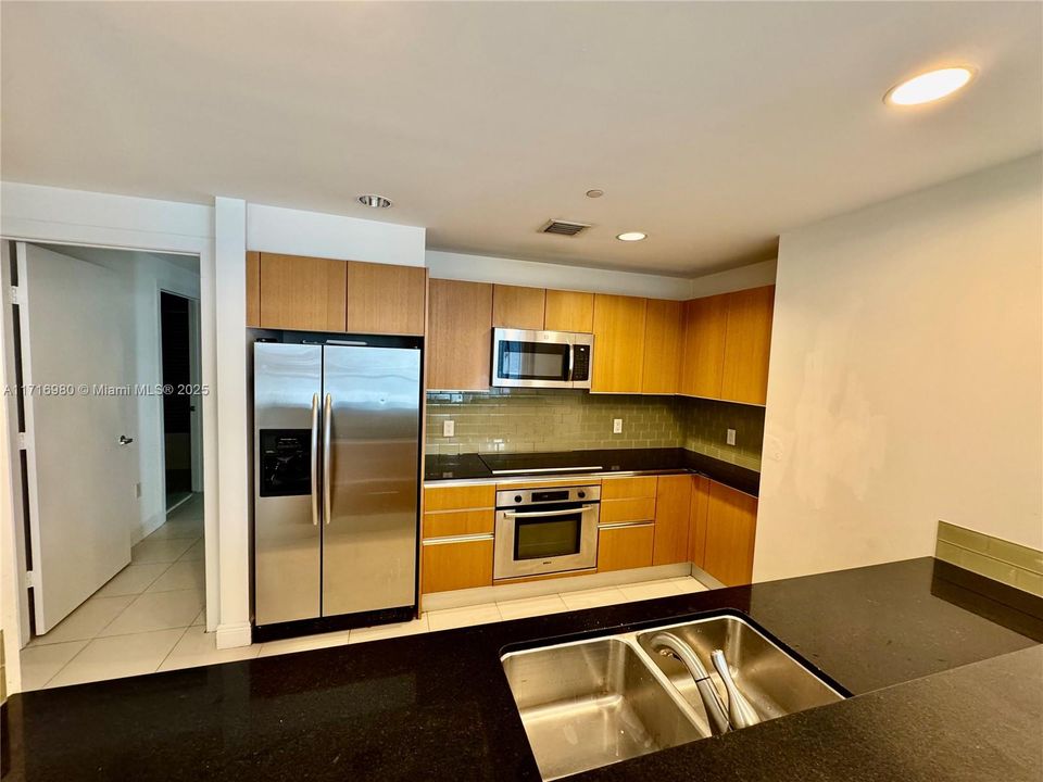 For Rent: $4,100 (2 beds, 2 baths, 1288 Square Feet)