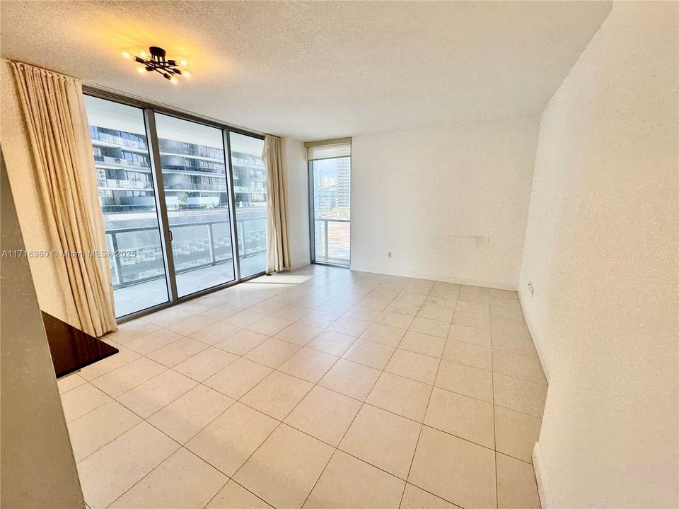 For Rent: $4,100 (2 beds, 2 baths, 1288 Square Feet)