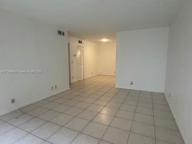 For Rent: $1,850 (2 beds, 2 baths, 870 Square Feet)