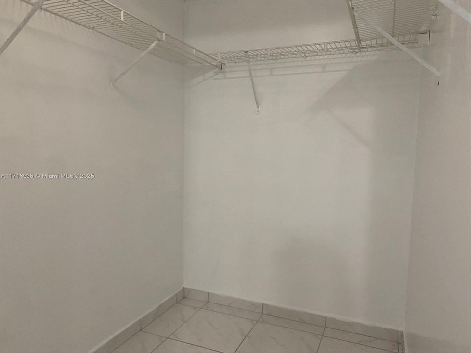 En Venta: $330,000 (2 camas, 2 baños, 910 Pies cuadrados)