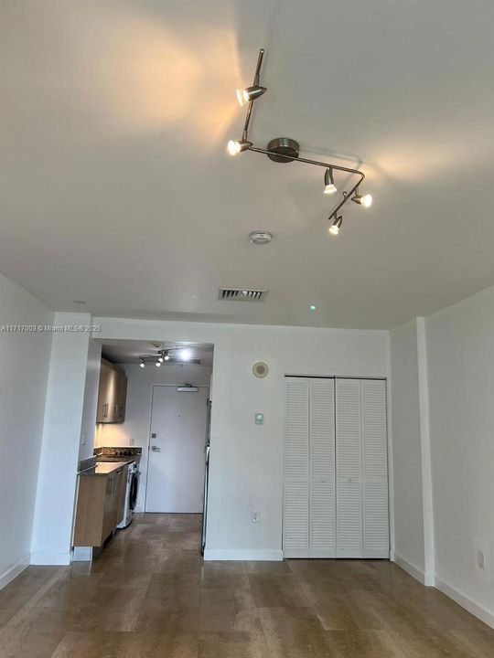 En Venta: $375,000 (0 camas, 1 baños, 386 Pies cuadrados)