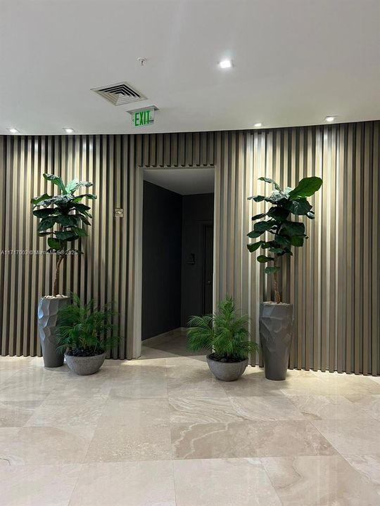 En Venta: $375,000 (0 camas, 1 baños, 386 Pies cuadrados)