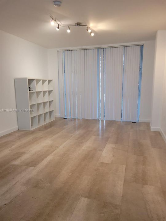 En Venta: $375,000 (0 camas, 1 baños, 386 Pies cuadrados)