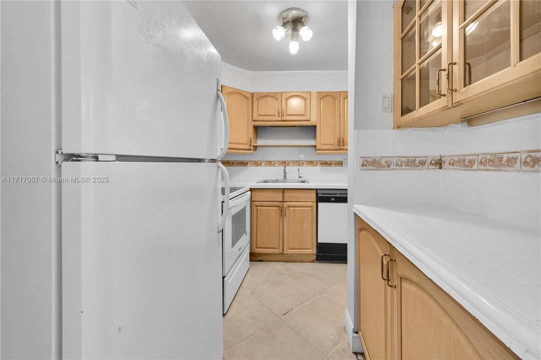 For Rent: $2,850 (2 beds, 2 baths, 1180 Square Feet)