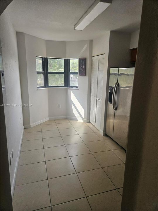 For Rent: $2,000 (2 beds, 2 baths, 817 Square Feet)