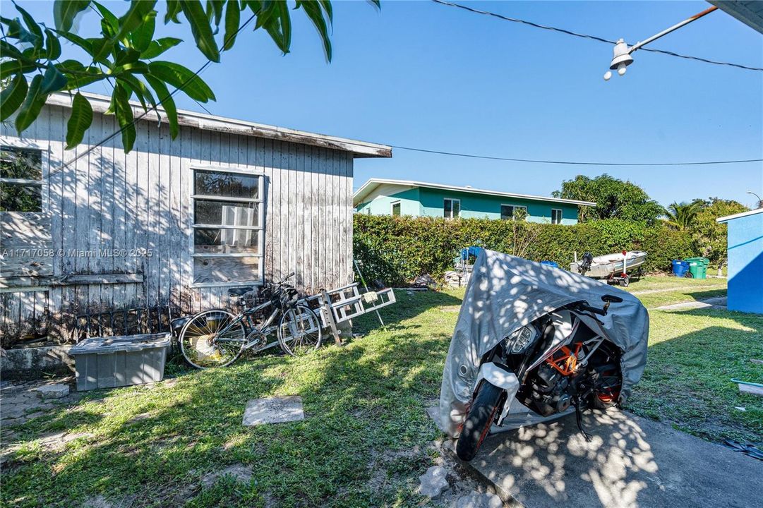 For Sale: $660,000 (4 beds, 2 baths, 2530 Square Feet)