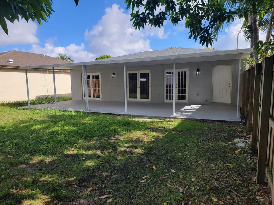 For Sale: $495,000 (3 beds, 2 baths, 1224 Square Feet)