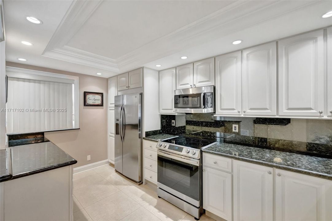 For Sale: $649,999 (2 beds, 2 baths, 1310 Square Feet)