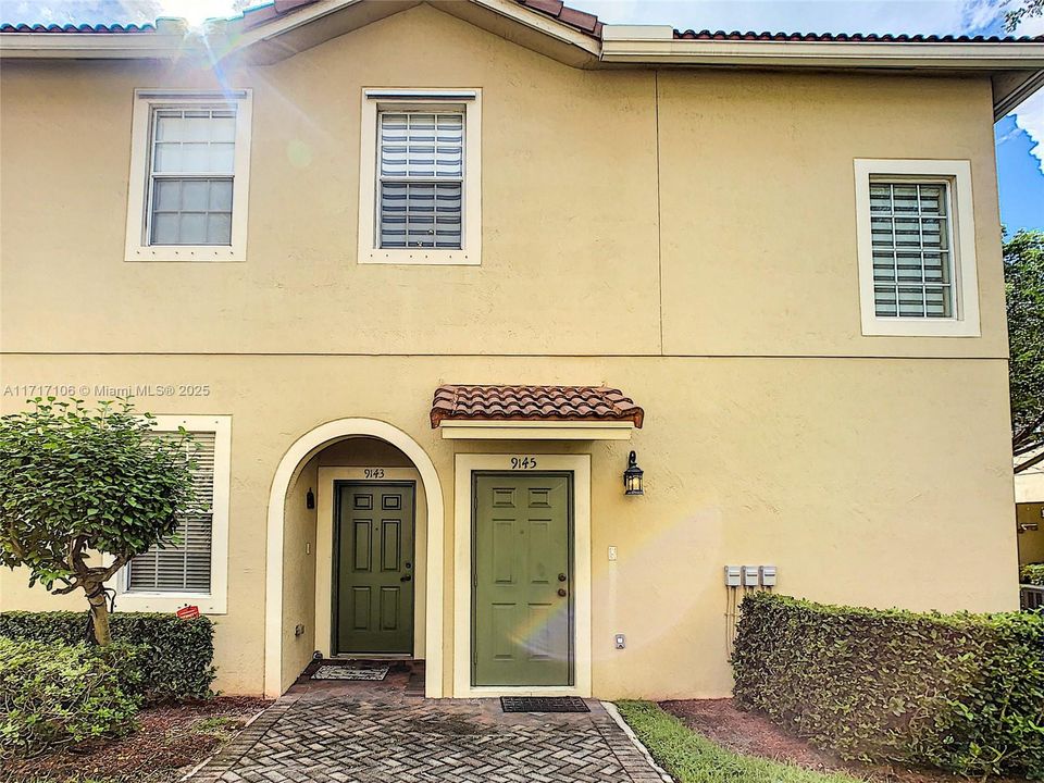 For Sale: $379,000 (3 beds, 2 baths, 1417 Square Feet)