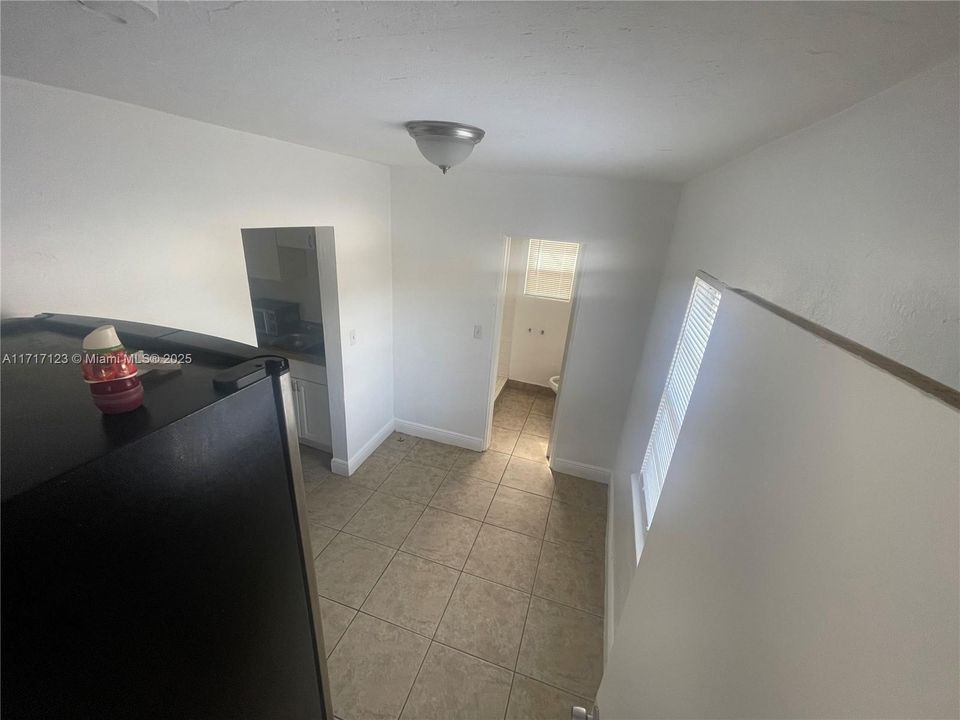 For Rent: $1,300 (0 beds, 1 baths, 440 Square Feet)