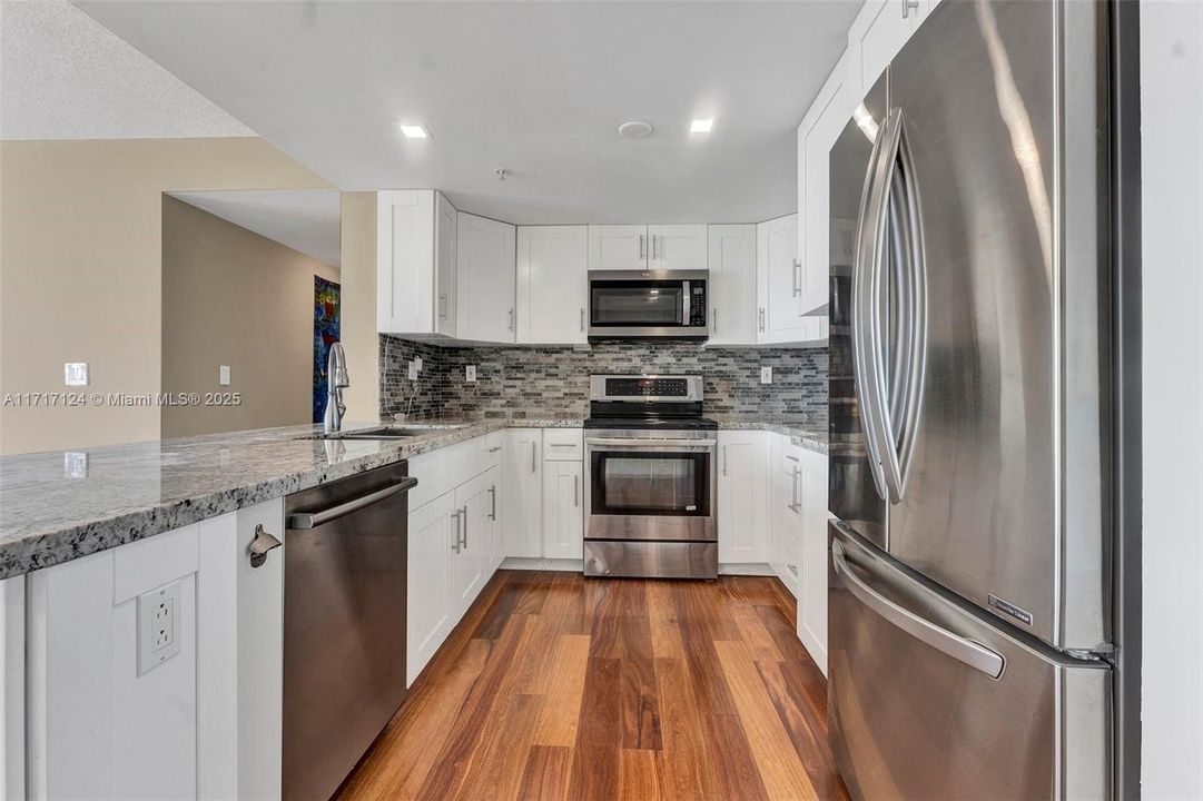 For Sale: $530,000 (2 beds, 2 baths, 1092 Square Feet)