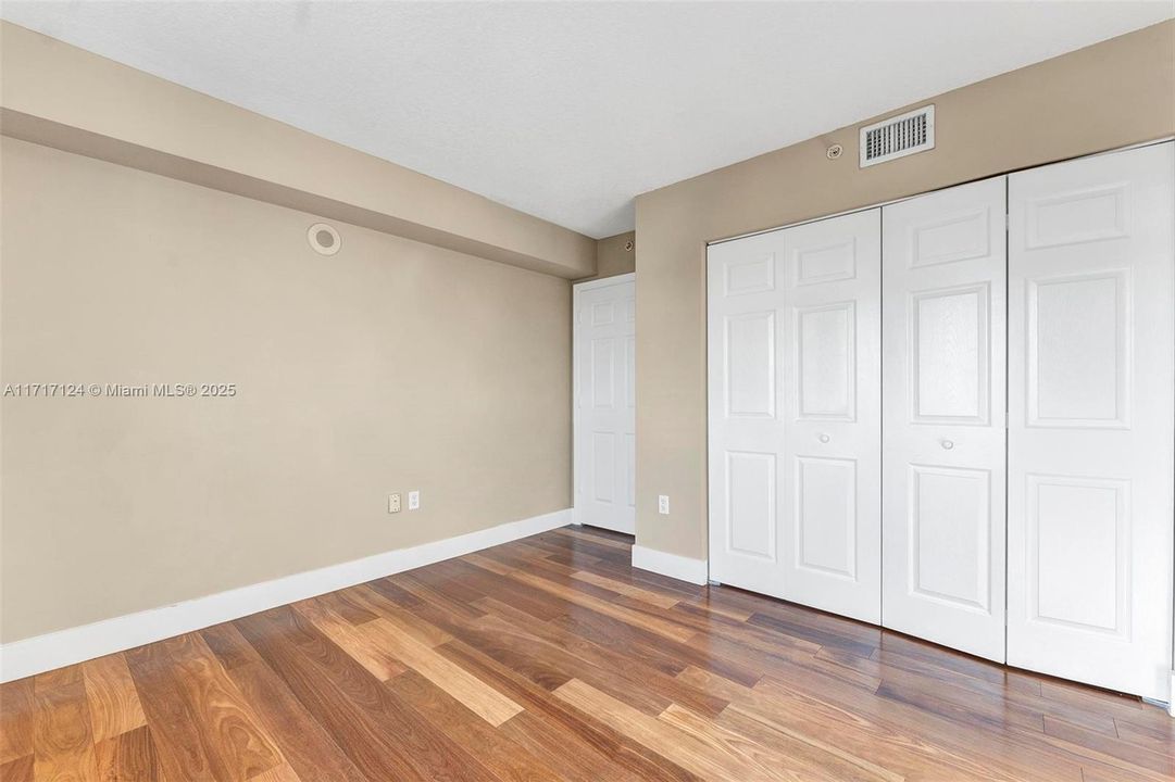 For Sale: $530,000 (2 beds, 2 baths, 1092 Square Feet)