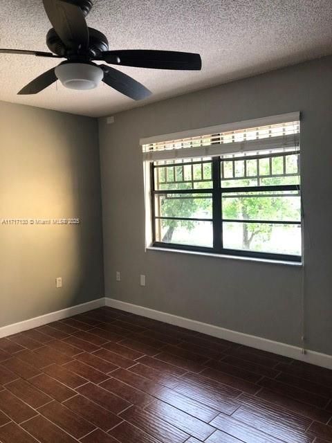 For Rent: $2,600 (2 beds, 2 baths, 1375 Square Feet)