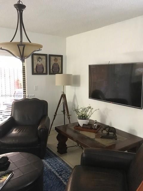 For Rent: $2,600 (2 beds, 2 baths, 1375 Square Feet)