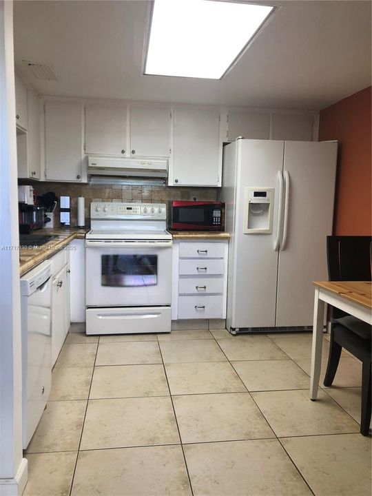 For Rent: $2,600 (2 beds, 2 baths, 1375 Square Feet)