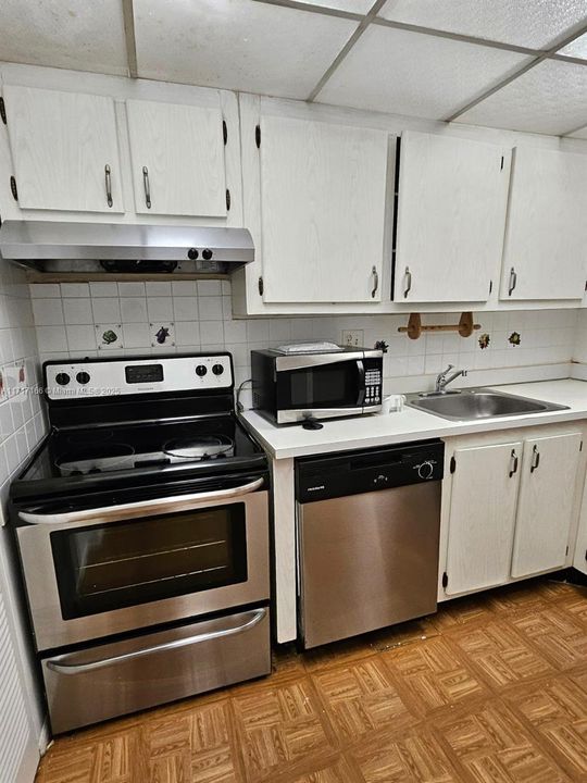 For Sale: $157,000 (1 beds, 1 baths, 750 Square Feet)