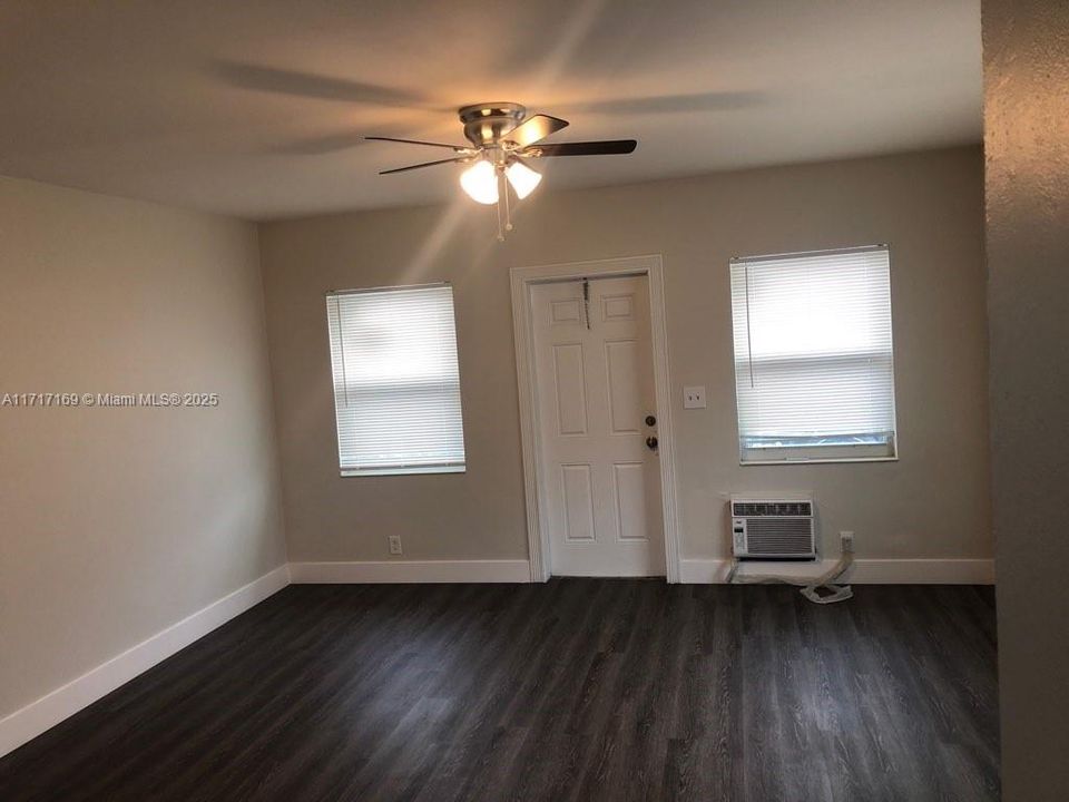 For Rent: $1,200 (0 beds, 1 baths, 0 Square Feet)