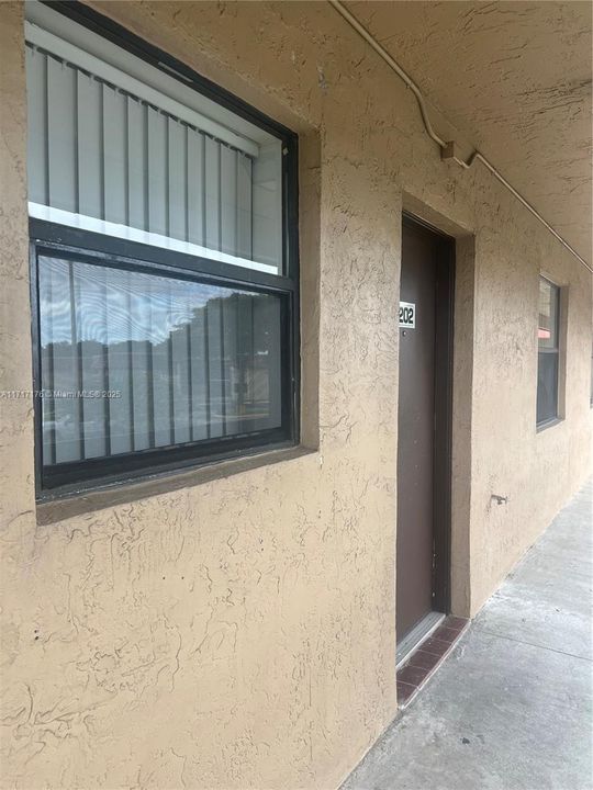 For Rent: $2,195 (2 beds, 2 baths, 770 Square Feet)