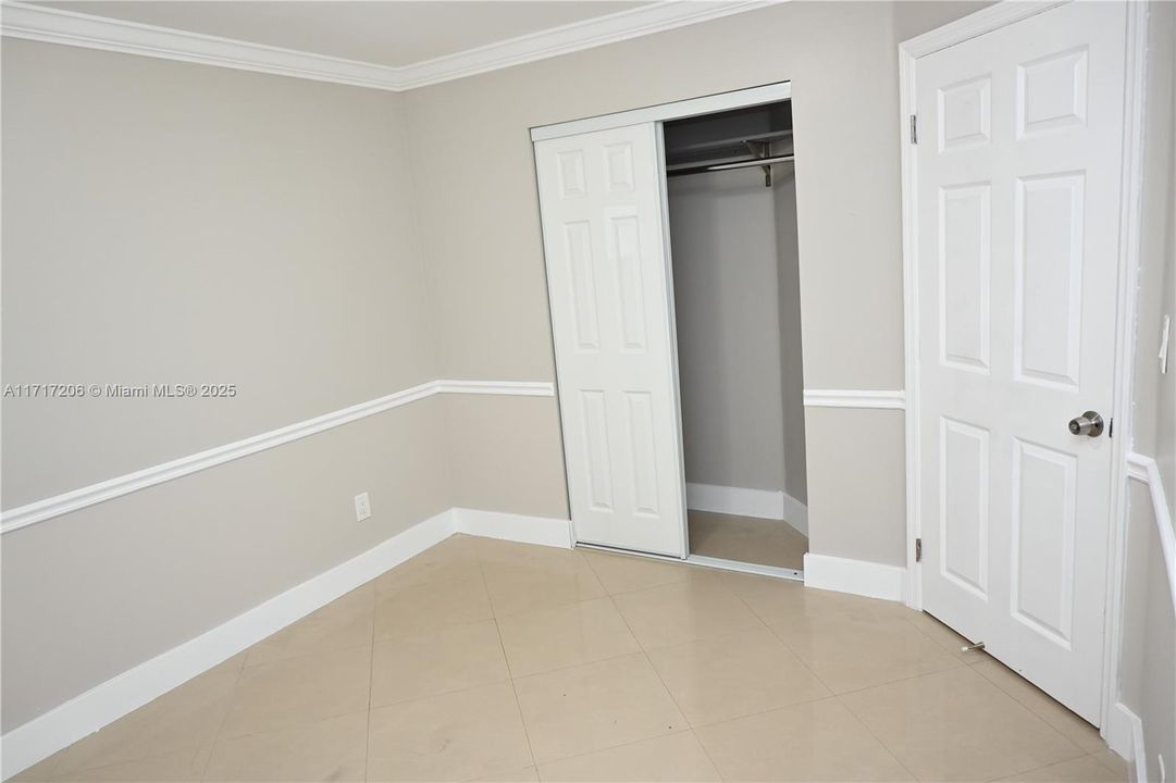 For Rent: $2,800 (2 beds, 1 baths, 1406 Square Feet)