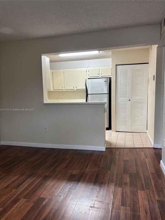 For Rent: $1,700 (1 beds, 1 baths, 558 Square Feet)