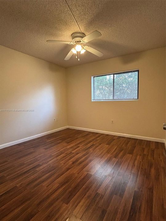 For Rent: $1,700 (1 beds, 1 baths, 558 Square Feet)