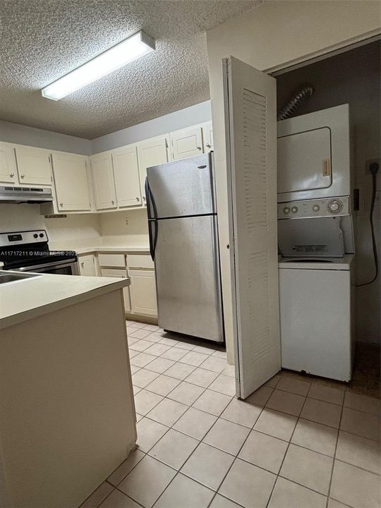 For Rent: $1,700 (1 beds, 1 baths, 558 Square Feet)