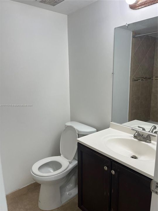 For Sale: $317,900 (2 beds, 2 baths, 845 Square Feet)