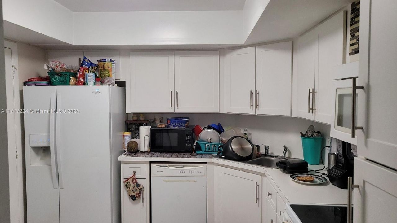 En Venta: $145,000 (2 camas, 2 baños, 1300 Pies cuadrados)