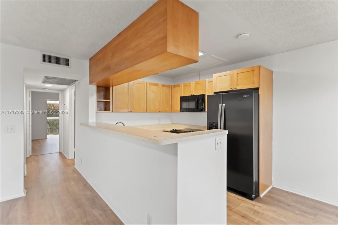 For Sale: $219,500 (2 beds, 2 baths, 1044 Square Feet)