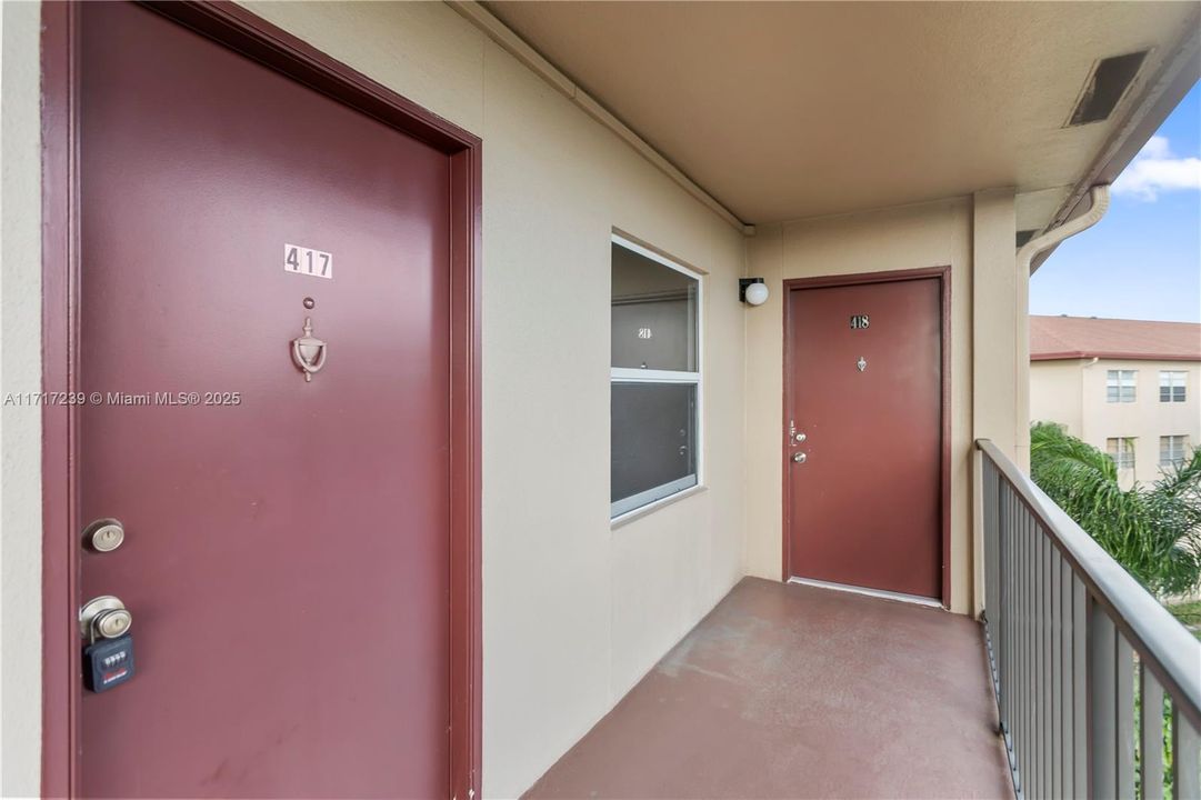 For Sale: $219,500 (2 beds, 2 baths, 1044 Square Feet)