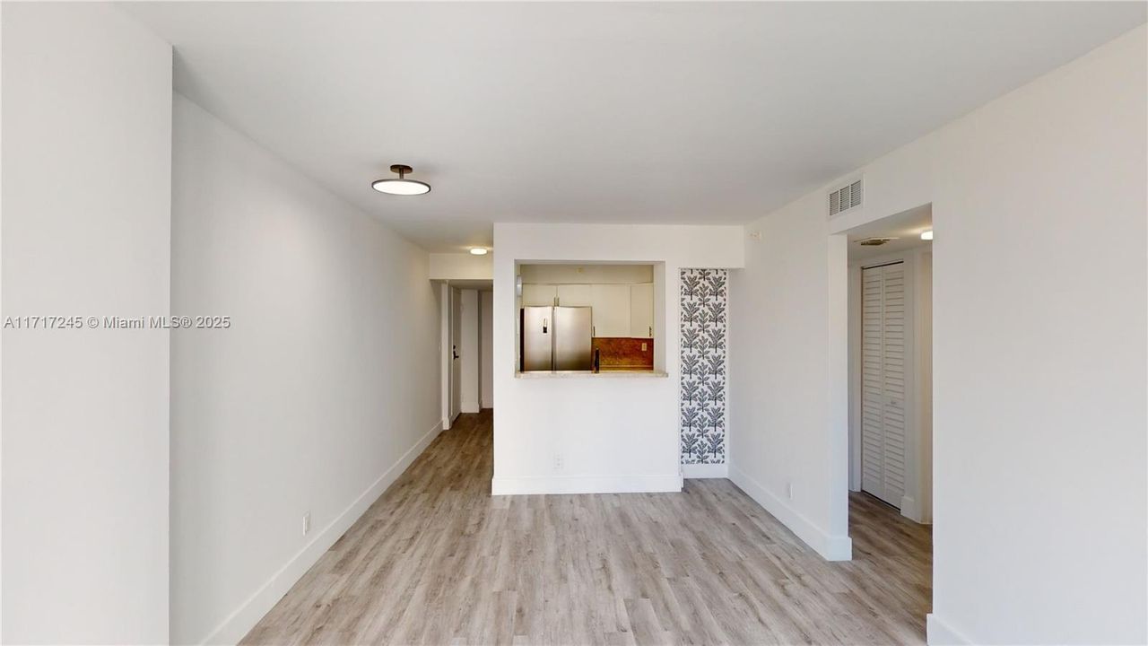 For Rent: $2,400 (2 beds, 1 baths, 789 Square Feet)