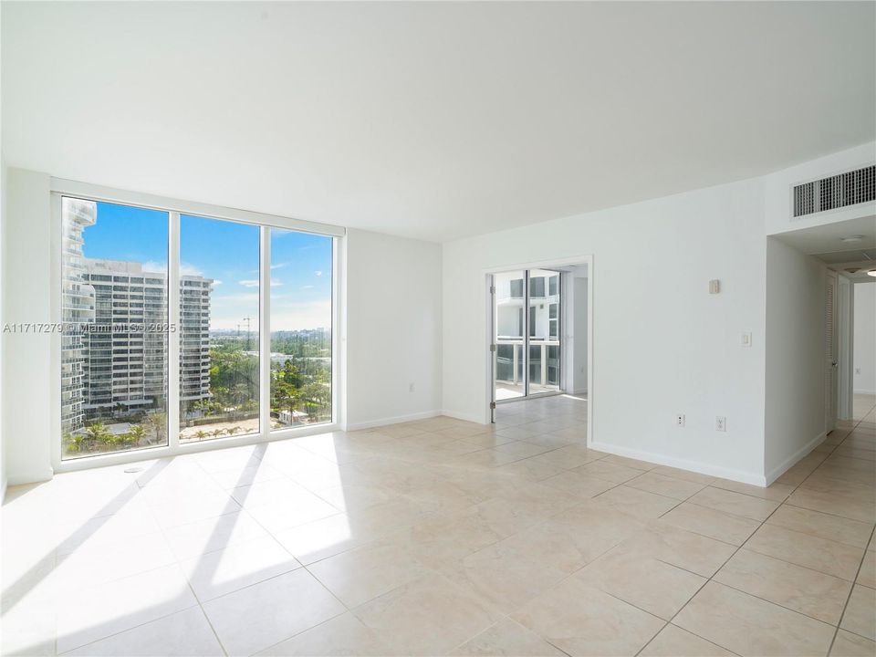 For Sale: $1,050,000 (2 beds, 2 baths, 1056 Square Feet)