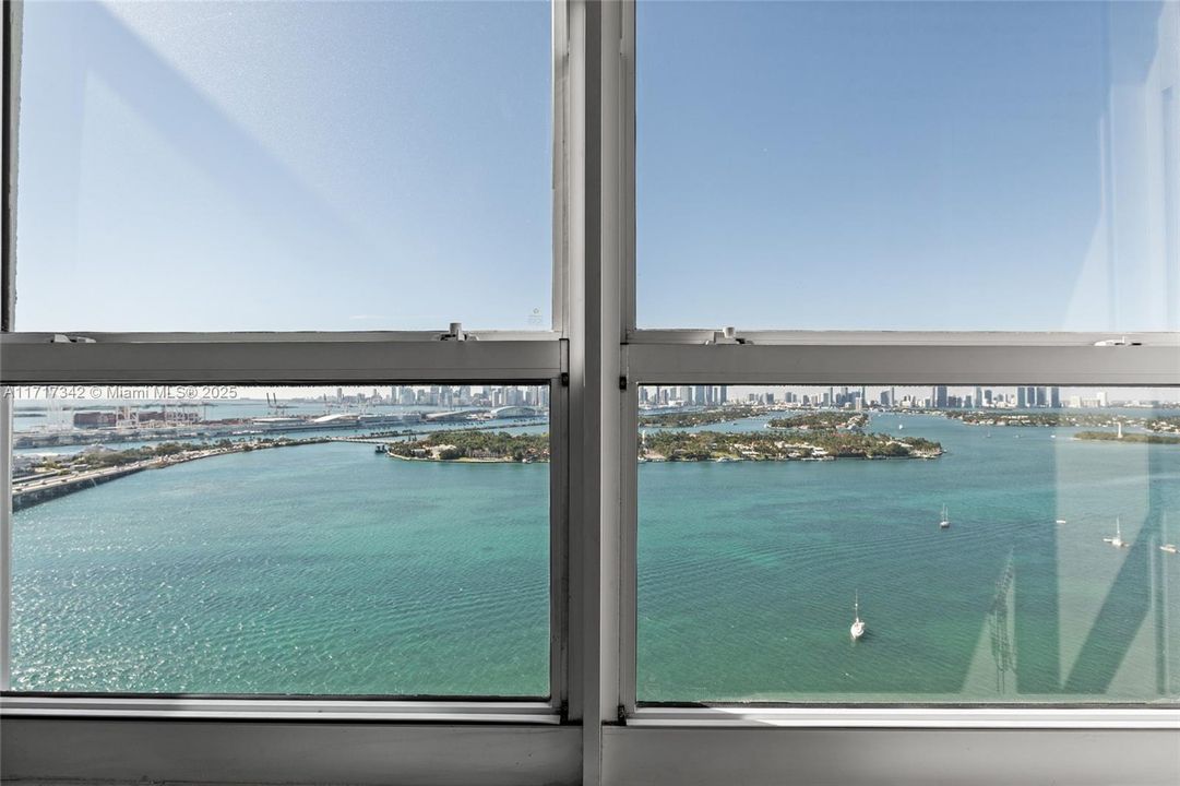 For Sale: $1,550,000 (3 beds, 2 baths, 1234 Square Feet)