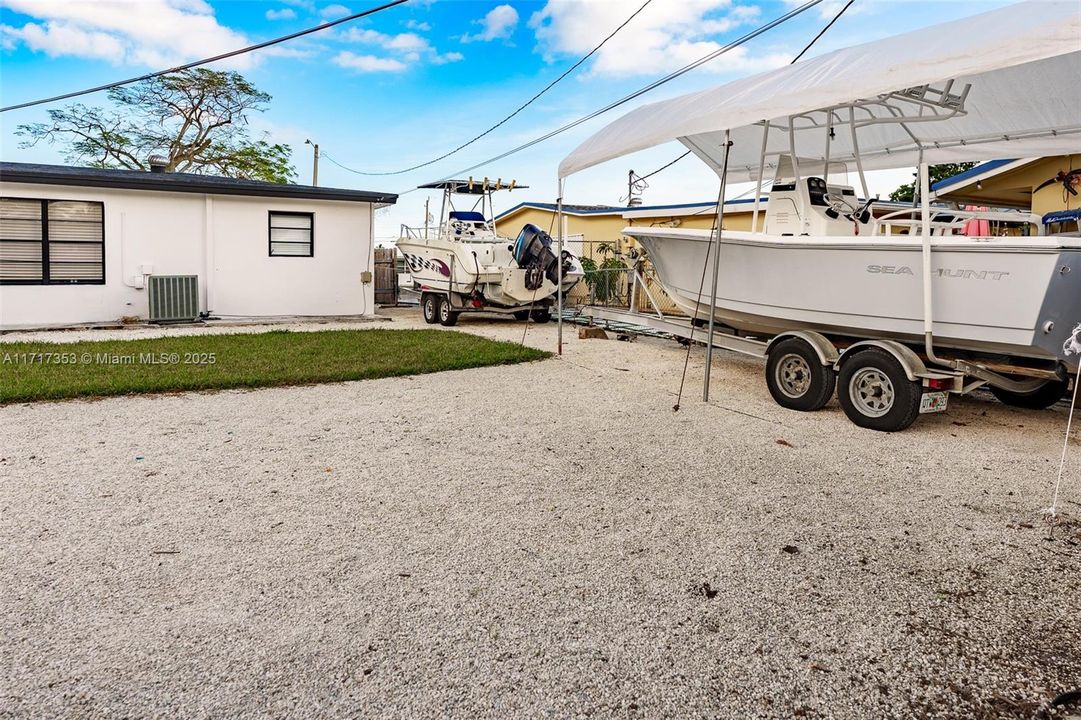 For Sale: $705,000 (4 beds, 2 baths, 1618 Square Feet)