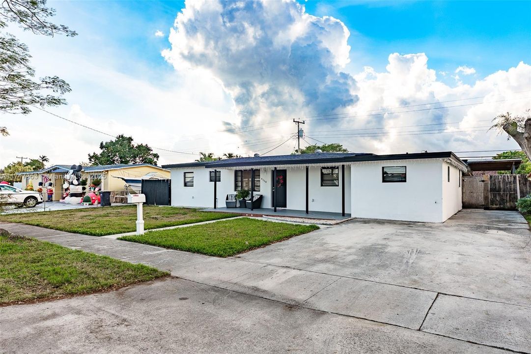 For Sale: $705,000 (4 beds, 2 baths, 1618 Square Feet)