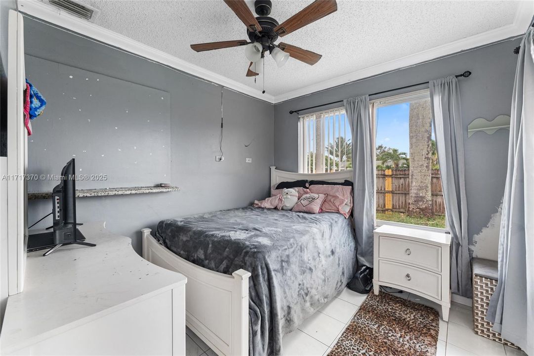 For Sale: $465,900 (2 beds, 2 baths, 1170 Square Feet)