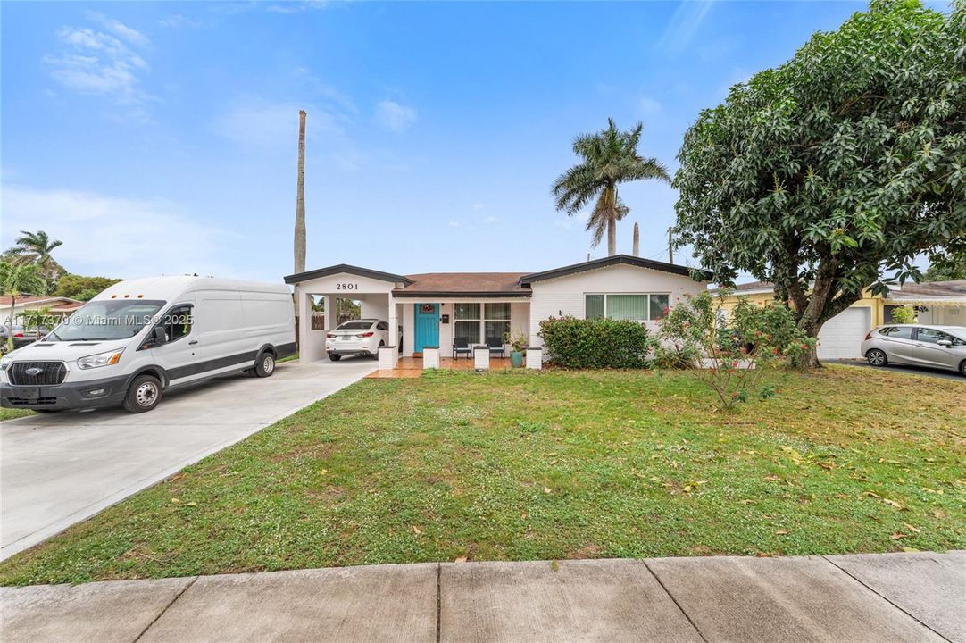 For Sale: $465,900 (2 beds, 2 baths, 1170 Square Feet)