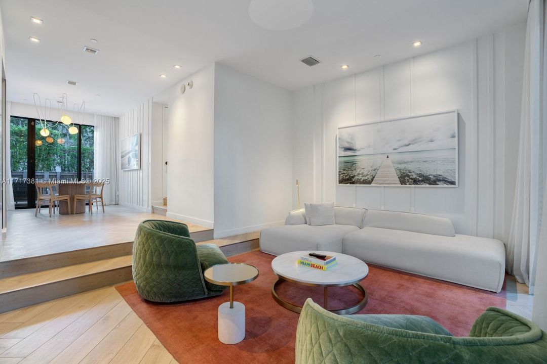 For Sale: $4,550,000 (2 beds, 2 baths, 1282 Square Feet)