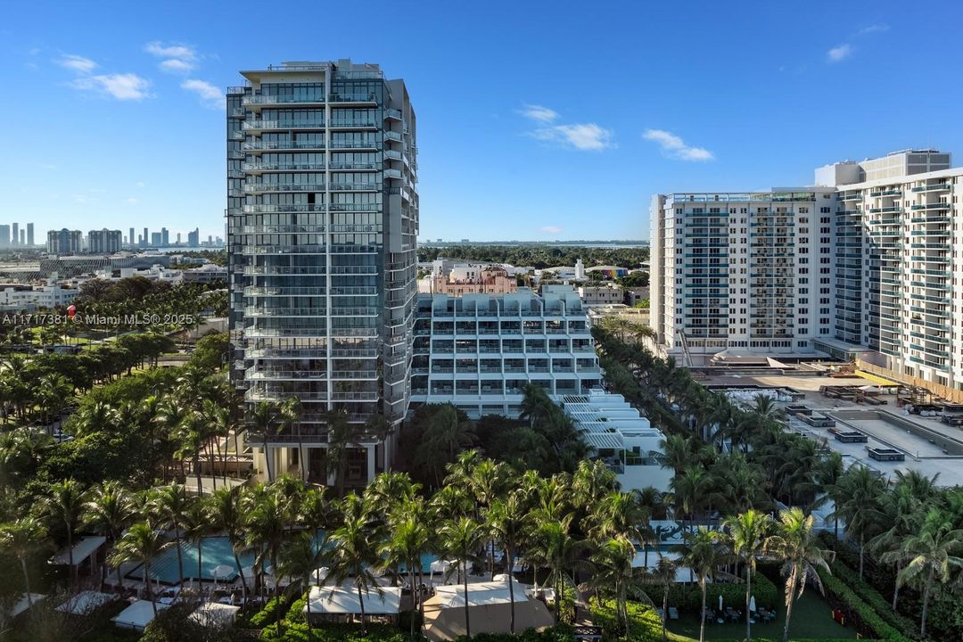 For Sale: $4,550,000 (2 beds, 2 baths, 1282 Square Feet)