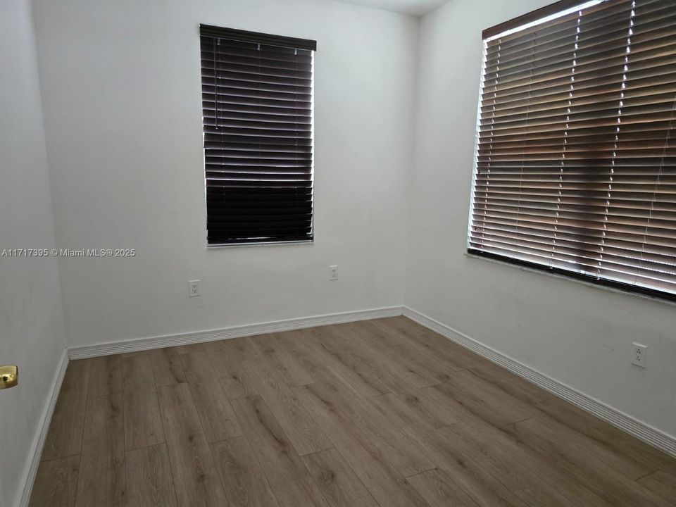 For Rent: $2,300 (2 beds, 1 baths, 772 Square Feet)