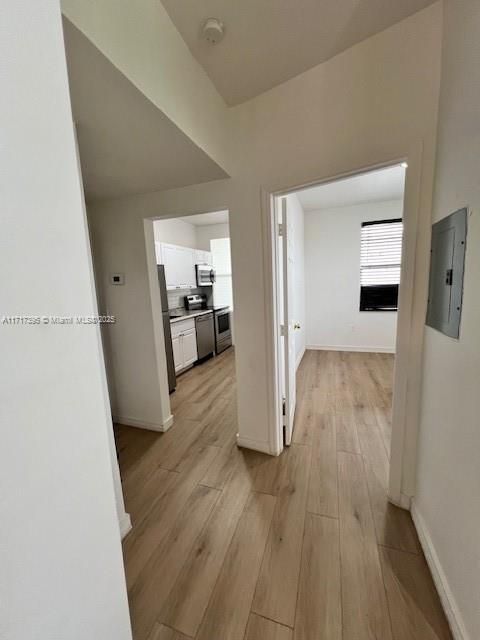 For Rent: $2,300 (2 beds, 1 baths, 772 Square Feet)