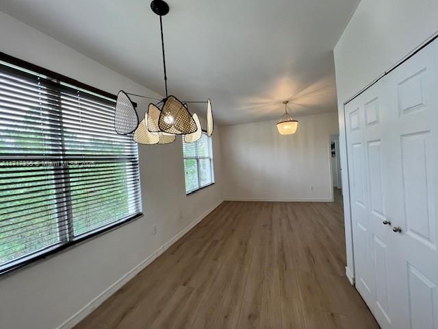 For Rent: $2,300 (2 beds, 1 baths, 772 Square Feet)