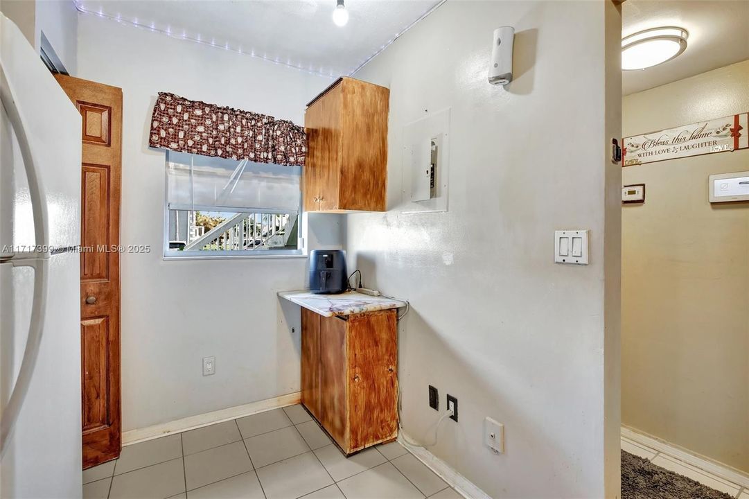 For Sale: $249,900 (2 beds, 2 baths, 912 Square Feet)