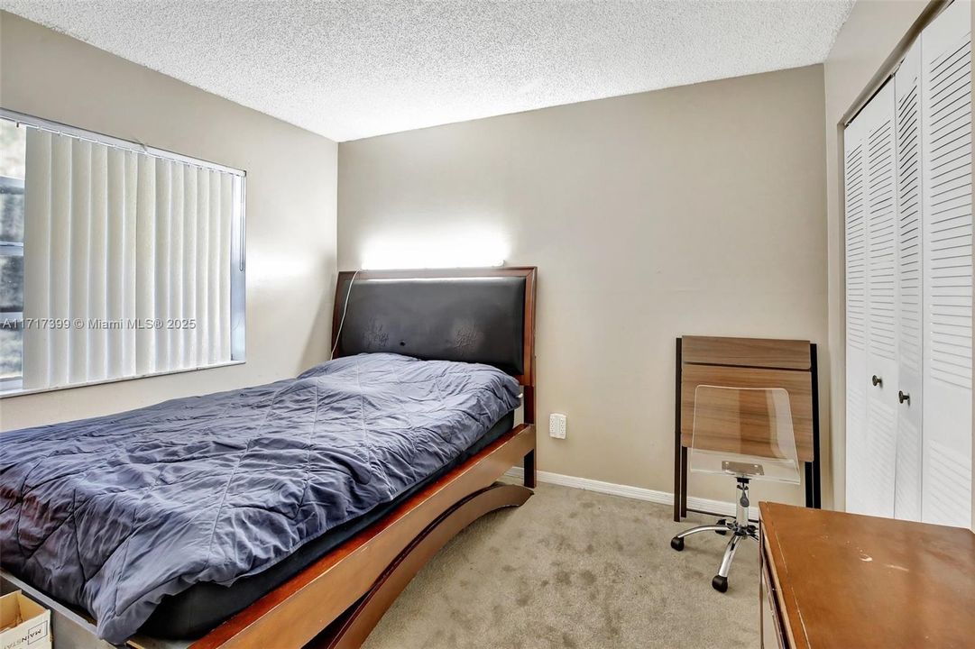 For Sale: $249,900 (2 beds, 2 baths, 912 Square Feet)