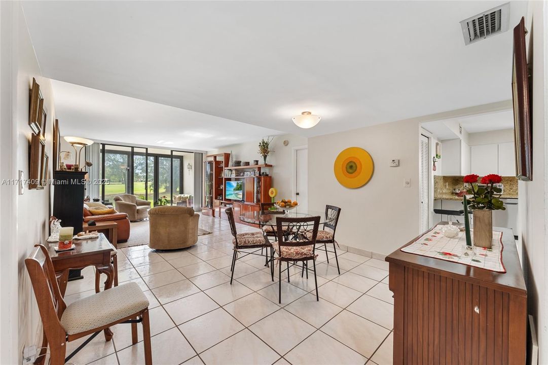 For Sale: $385,000 (2 beds, 2 baths, 1273 Square Feet)